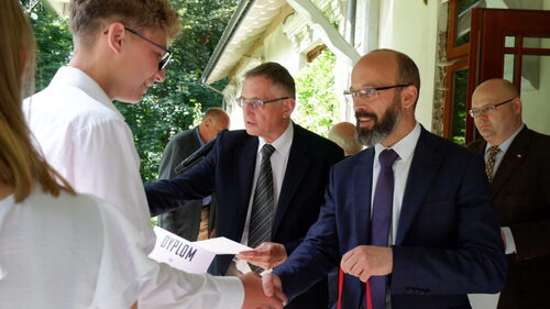 Wyrok na ziemiaństwo – 80 lat od komunistycznej reformy rolnej.