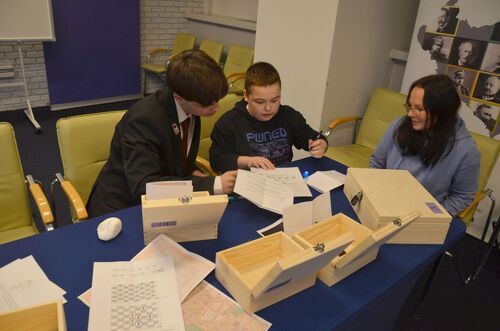 Zdjęcia z warsztatów w ramach projektu „Silni Polską!” 5 grudnia 2024 r.