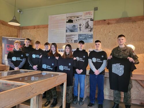 Zdjęcia uczestników I edycji konkursu „Silni Polską!”