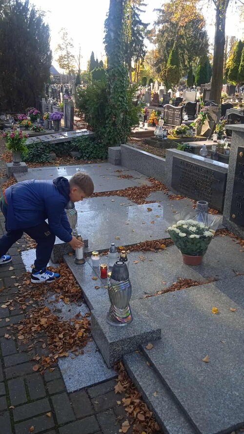 Grób więźniów zamordowanych przez Niemców – Luboń Żabikowo, fot. Borys Kaźmierczak.