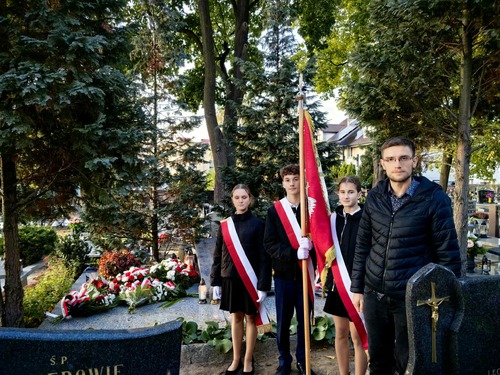 Miejsce spoczynku Synów Ziemi Śremskiej zamordowanych przez Niemców - 20 października 1939 roku - Cmentarz przy śremskiej Farze, fot. Marcin Urbaniak