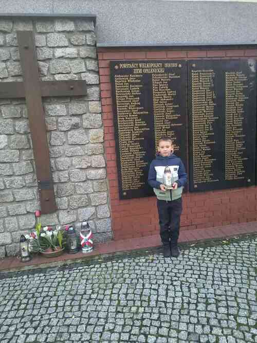 Opalenicka Ściana Pamięci, Opalenica, fot. Szkoła Podstawowa im. Andrzeja i Władysława Niegolewskich w Rudnikach.