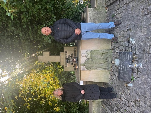 Grób Polaków rozstrzelanych przez Niemców, Mosina, fot. Szkoła Podstawowa im. Andrzeja i Władysława Niegolewskich w Rudnikach