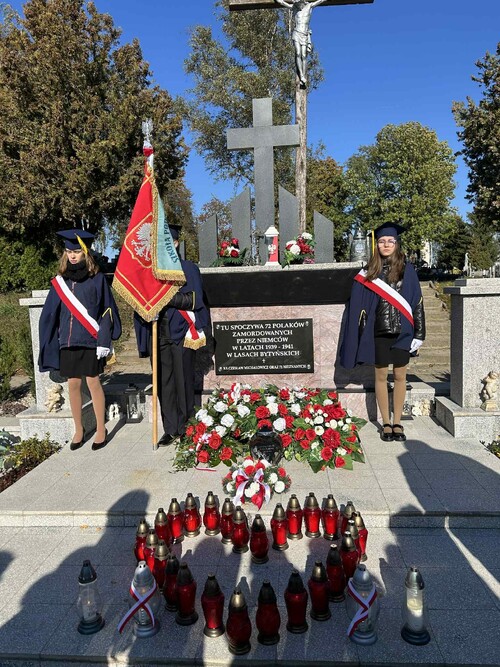Zbiorowa Mogiła Ofiar II Wojny Światowej, zamordowanych  w latach 1939 - 1941, cmentarz w Kaźmierzu; powiat szamotulski, fot. Renata Antkowiak.
