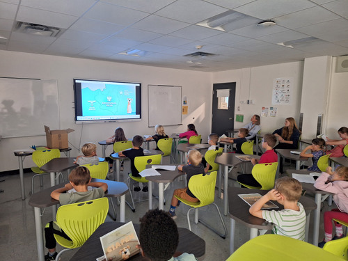 Zajęcia w Szkole Polskiej im. Jana Pawła II w Montralu. Fot. IPN 