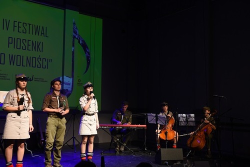 IV Festiwal Piosenki "O Wolności", wyróznieni w kateogrii starszej BSSK "Ślady", fot. K. Liszka