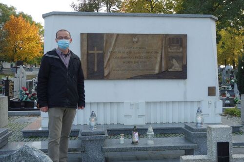 Cmentarz w Trzemesznie- zbiorowa mogiła ofiar II wojny światowej