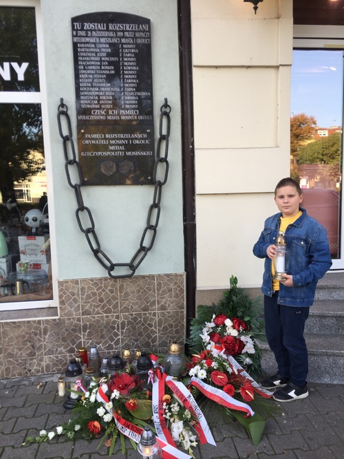 Tablica upamiętniająca rozstrzelanych w Mosinie 20 października 1939 r., Stefan Arlt-Stelmachowski, uczeń klasy 6 Szkoły Podstawowej nr 2 w Mosinie