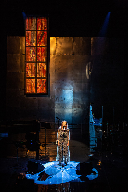 Recital Barbary Lubos „W tym istnieniu drugim“, fot. P. Jędroska