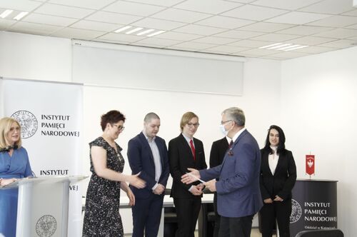 Uroczystość wręczenia nagród uczestnikom VI Turnieju Debat Historycznych w Katowicach (3)