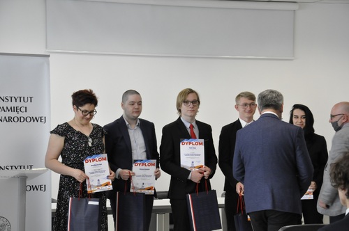 Uroczystość wręczenia nagród uczestnikom VI Turnieju Debat Historycznych w Katowicach (4)