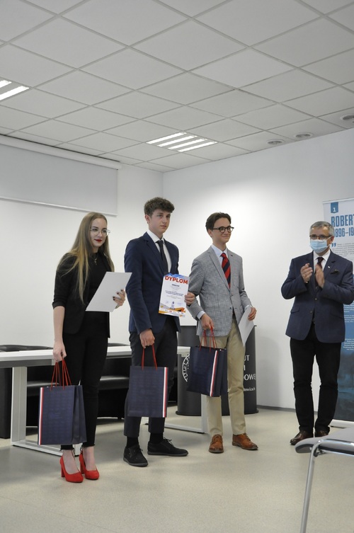 Uroczystość wręczenia nagród uczestnikom VI Turnieju Debat Historycznych w Katowicach (7)