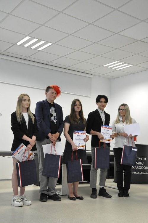 Uroczystość wręczenia nagród uczestnikom VI Turnieju Debat Historycznych w Katowicach (11)