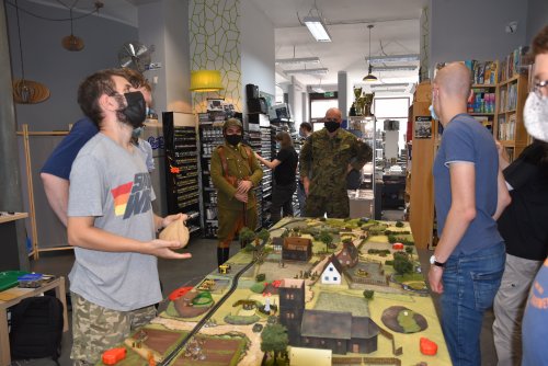 Fot.15 Ostatnie starcie cieszyło się zainteresowaniem również niespodziewanych gości (Fot. Adam Pacześniak)