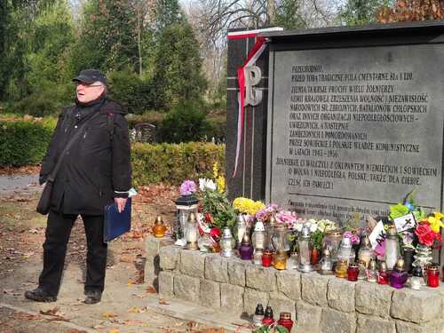 „Spotkania z historią” na kwaterze ofiar komunizmu Cmentarza Osobowickiego we Wrocławiu – 13 listopada 2021 r.