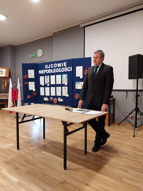 Referat poświęcony 103 rocznicy odzyskania niepodległości przez Polskę w Szkole Podstawowej w Bukowinie Sycowskiej