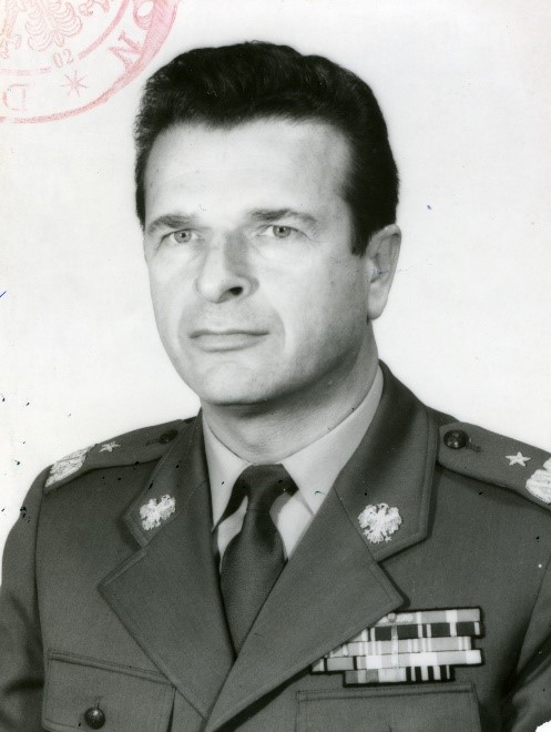 Gen. Czesław Kiszczak. Zbiory AIPN