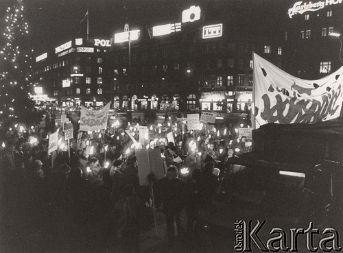 Manifestacja w Sztokholmie, 13 grudnia 1981 r. Zbiory Ośrodka KARTA
