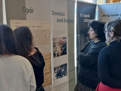 Wystawa Stefan Rowecki „Grot” w IV LO w Piotrkowie Trybunalskim