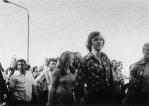 W Płocku od rana 25 czerwca 1976 r. do strajku przystąpili robotnicy ówczesnych Mazowieckich Zakładów Rafineryjnych i Petrochemicznych, a także Przedsiębiorstwa Remontowo-Montażowego „Naftoremont” oraz Przedsiębiorstwa Robót Elektrycznych „Elektromontaż”. Autor: nieznany. Płock, 25 czerwca 1976 r. Fot. Archiwum IPN.