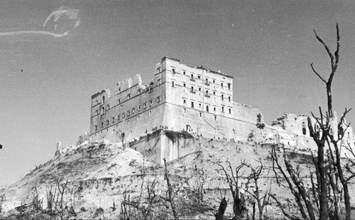 Klasztor na szczycie Monte Cassino pobitwie, ze zbiorów NAC