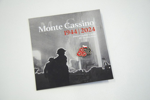 Przypinka upamiętniająca 80. rocznicę bitwy o Monte Cassino, fot. Aleksandra Korol-Chudy / IPN