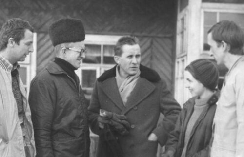 Od lewej: Marek Niesiołowski, o. Hubert Czuma, Andrzej Czuma, Elżbieta Sojka, Benedykt Czuma (foto ze zbiorów Benedykta Czumy)